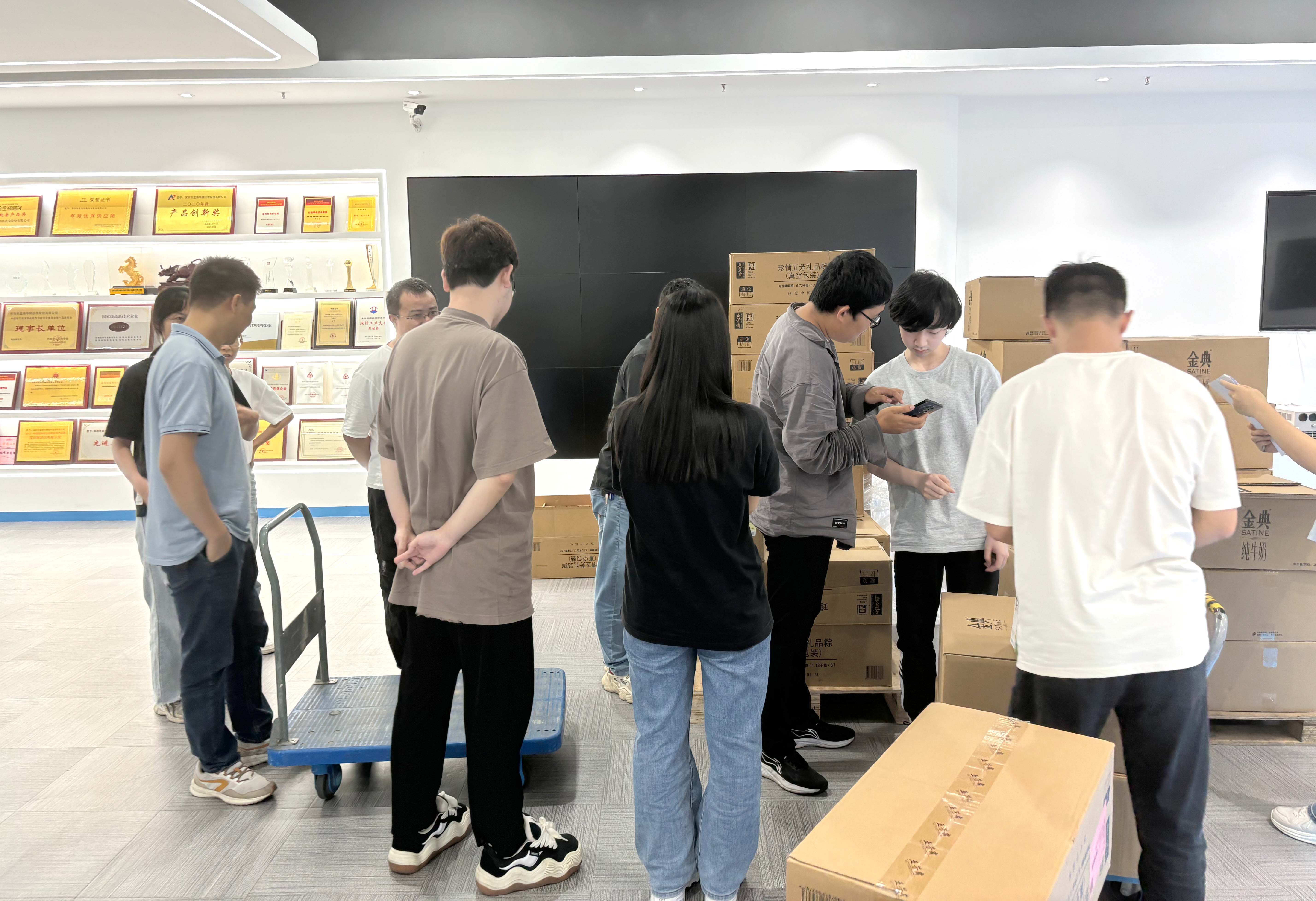 粽香迎端午 关怀暖人心｜雅博app官方入口为全体家人们发放端午节福利啦！